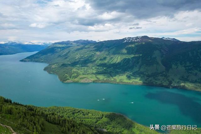 新疆与俄罗斯交界有个县，出了三个世界级景点，风景绝美不输瑞士