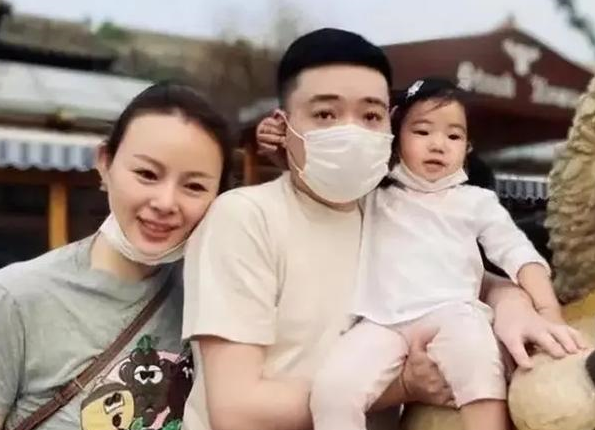 “台球天才”丁俊晖：母亲55岁因癌离世，他娶大6岁富家女为妻