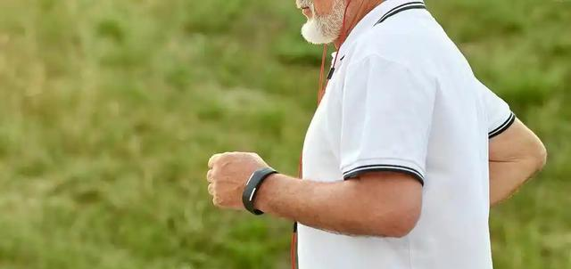 心梗与跑步脱不开关系？医生建议：65岁以后，跑步时多注意这5点