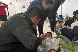 这群“特殊孩子”得到来自“警察爸爸”的温暖拥抱图片