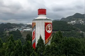这10套茅台成套纪念酒，颜值高，收藏价值还足，有一套都不得了！图片