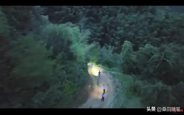 一场持续34小时的搜救，无人机技术拔开迷雾，亲见一个幼儿的重生
