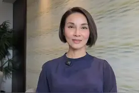 香港知名混血女星复出，不介意老公有过婚史，将继子继女视如己出图片