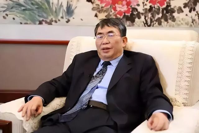 聂卫平去世不到一天，小23岁妻子过往被扒，原来她才是人间清醒