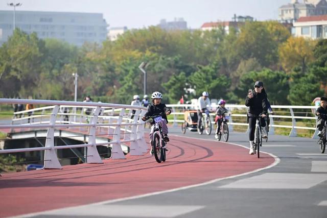 今天，骑遇日照，出发！他们共赴最美秋日！