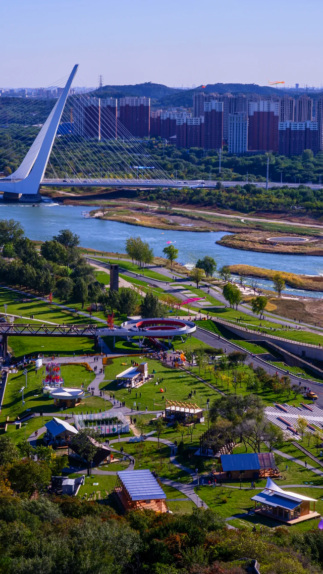 果然…北京最浪漫的地方免费！摄影必打卡新首钢大桥定都阁