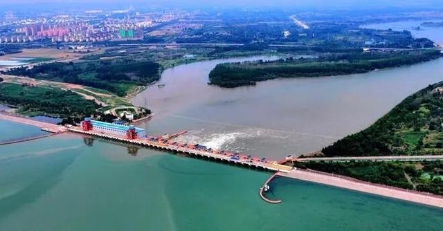 风情满眼秋色中 （杨水河）