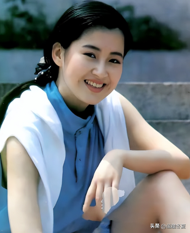 她一生 “风流成性、老少通吃	”，撩汉无数，现如今56岁却依旧单身