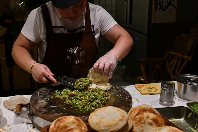 傍晚中的望仙谷璀璨宁静