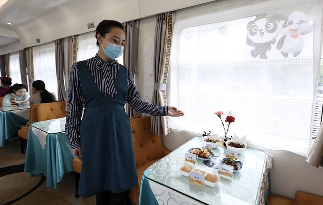 人均3万的熊猫专列餐饮翻车背后，中国没有真正的高端旅游专列