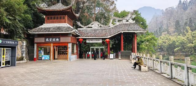 贵州:漫游安顺神奇龙宫!