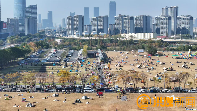 周末天气晴好，市民乐享冬日暖阳