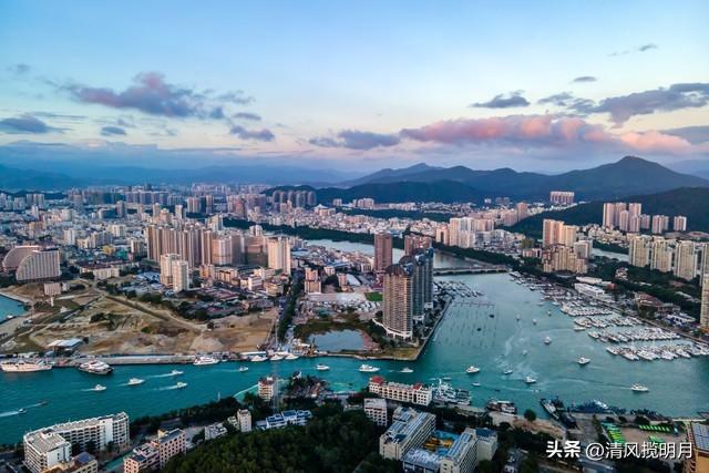 和老伴去三亚住了一个月，我实话实说：跟想象中完全不一样～