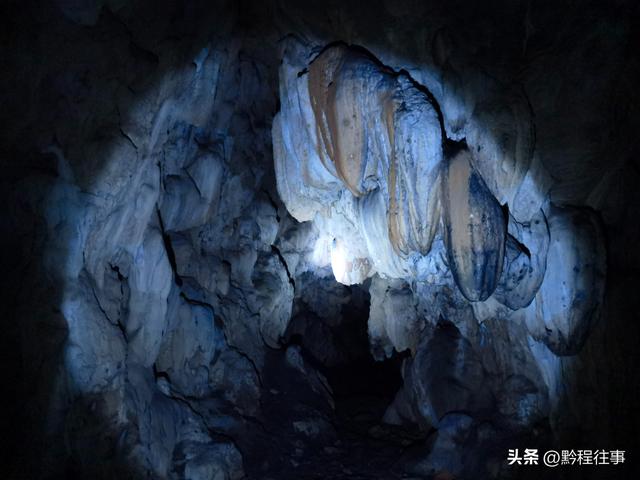 寻找一个古人类遗址不遇，居然无意间发现了一个躲匪洞