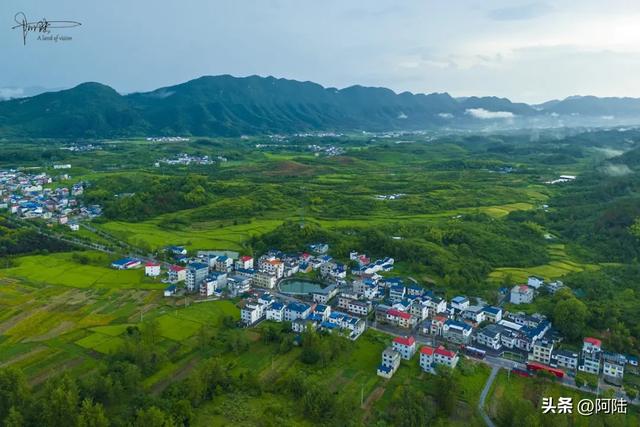 各地都应该向湖北学习，摩托车领卡上高速，享受正常的路权