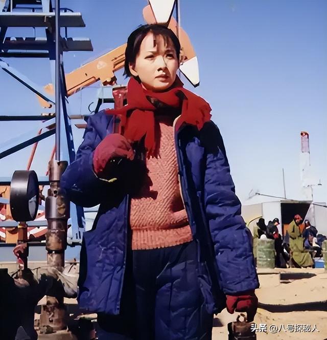 吃里扒外！13年前定居美国，回国捞金遭“驱逐”的她，52岁成笑话