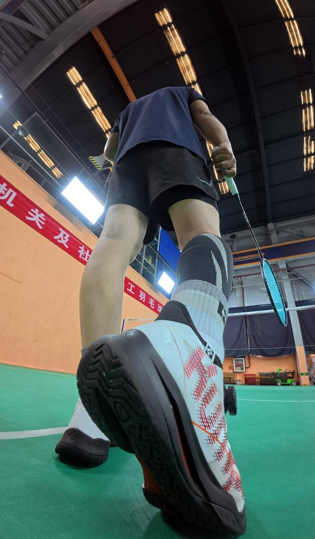 羽毛球要不要报班？—— 一个零基础小白的40小时小班课实践报告