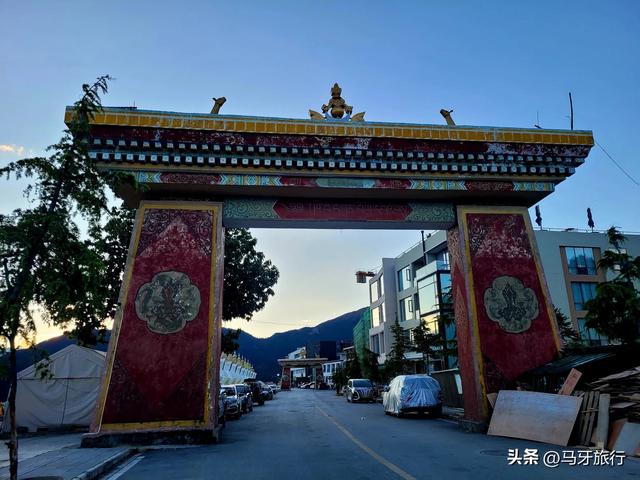 出四川进云南到达梅里雪山观景台