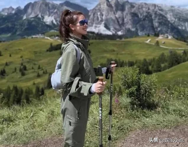 31岁带三娃还能说走就走?章泽天的登山照,戳中多少妈妈的痛点