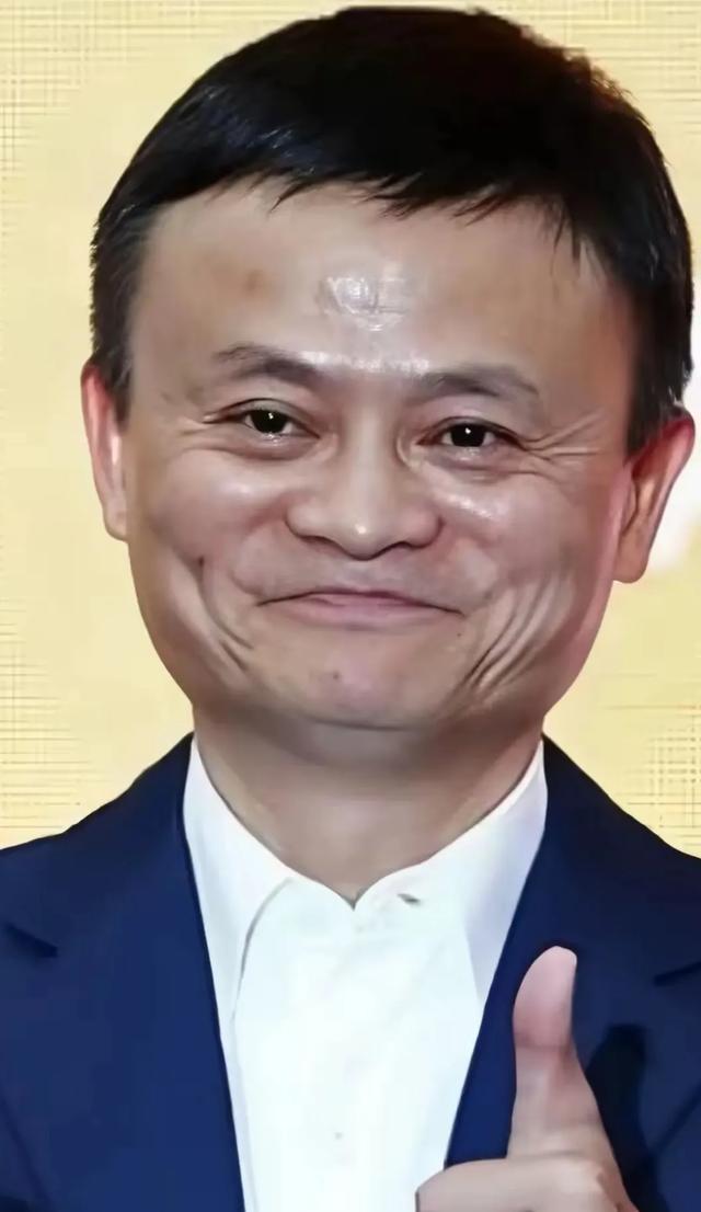 马云和母亲的合照，照片中母子长的太像了，这脸型几乎一模一样