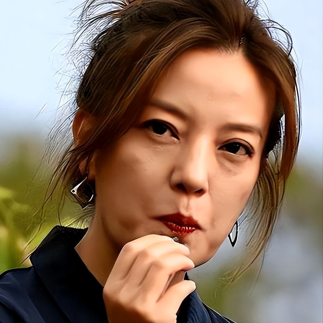 封杀四年，49岁赵薇突传消息，因胃癌去世传闻5个月前就真相大白