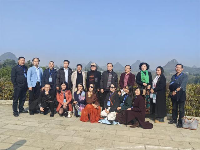 贵州省贞丰县第二十三届“三岔河之秋”笔会开展采风活动