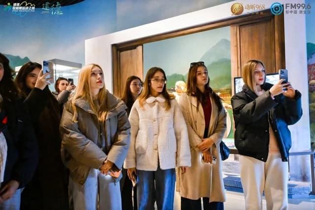 建德轻极限 潮玩新体验！建德向国际青年学子展示文旅体融合新魅力