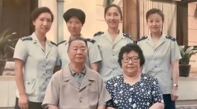 张廷发为什么能够成为中央政治局委员？