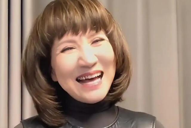 事业巅峰远赴美国，被老外“玩腻”后晚年回国，如今变成了这样！