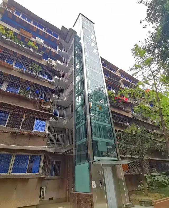 有钱人在收购“老旧小区顶楼”！这可不是在瞎买，背后暗藏商机
