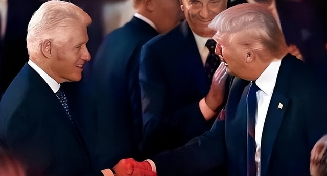 被逼到墙角后，克林顿宣战，宁可身败名裂，也要让特朗普“陪葬”