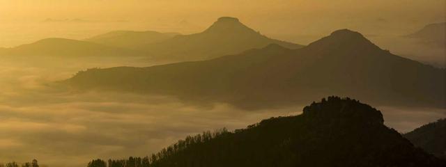 天上王城：​崮上王国 云中画卷