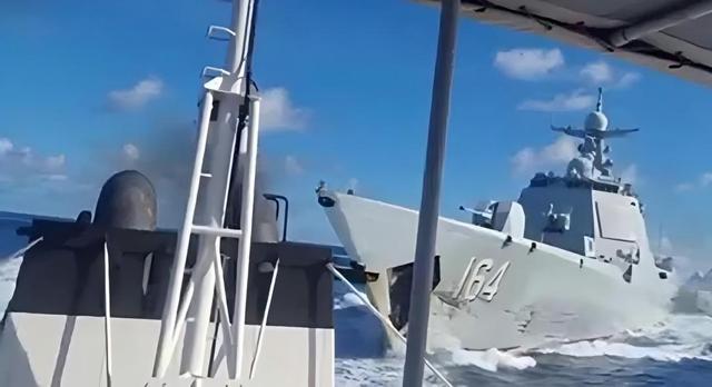 暗战开始	，菲已邀30国派兵，中方递交国书，马科斯当场改对华称呼