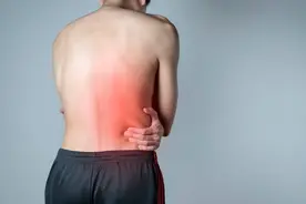 肩胛骨缝酸痛，是怎么回事？不出意外，这6种可能性最大图片