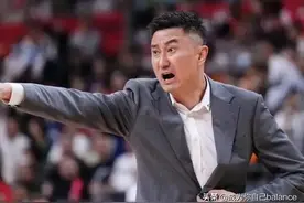 四次犯规，输了也罢！广东男篮遗憾被上海队绝杀！徐杰没有输！图片