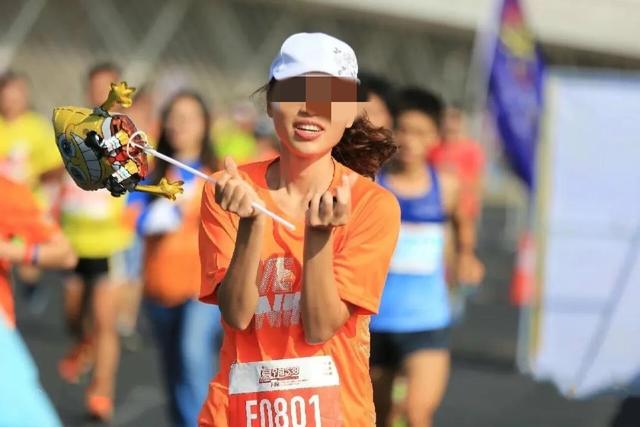 丈夫公开发声！官宣辞职才5天，最快女护士竟踏上了另一条上坡路