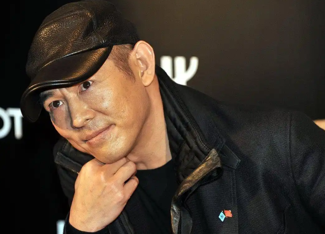 “换心”传闻真相大白仅1月	，李连杰官宣3大喜讯 野心太大藏不住了