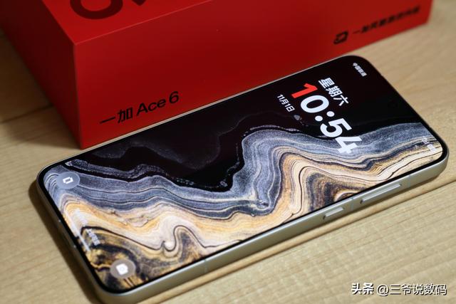 一加Ace 6初体验：惊喜满满的“西装暴徒”