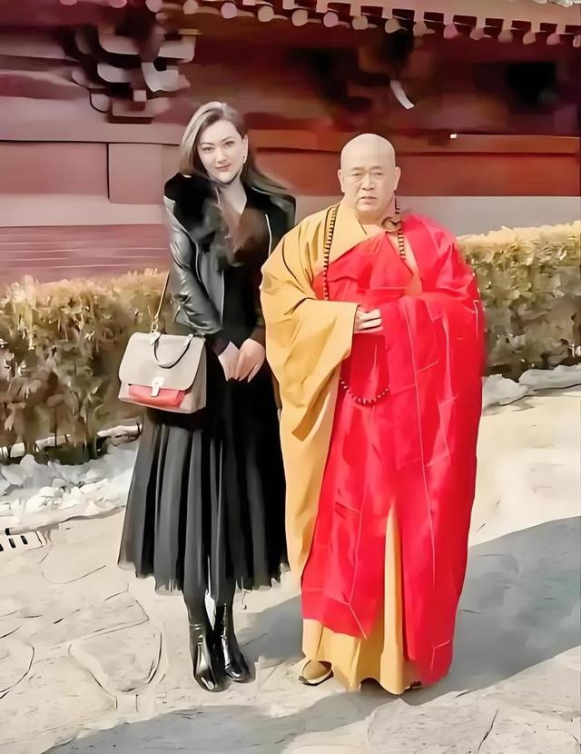 李湘不忍了！坦白与释永信的真实关系，亲吻照的真相终于大白