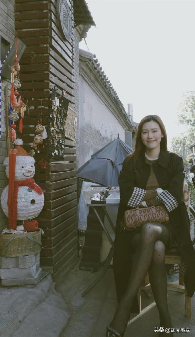游泳冠军刘湘穿黑丝风情万种!既有赛场英姿飒爽 又有邻家女孩甜美