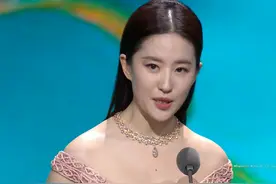 白玉兰这一晚，“膀大腰圆”的刘亦菲，给内娱审美上了生动的一课图片