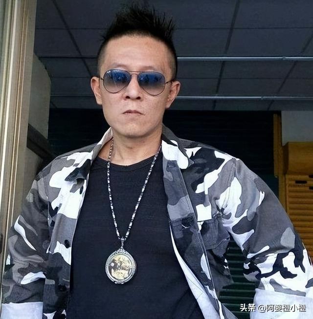 一路走好！继朱媛媛后又送走一资深演员，在家猝逝多天忠犬陪伴