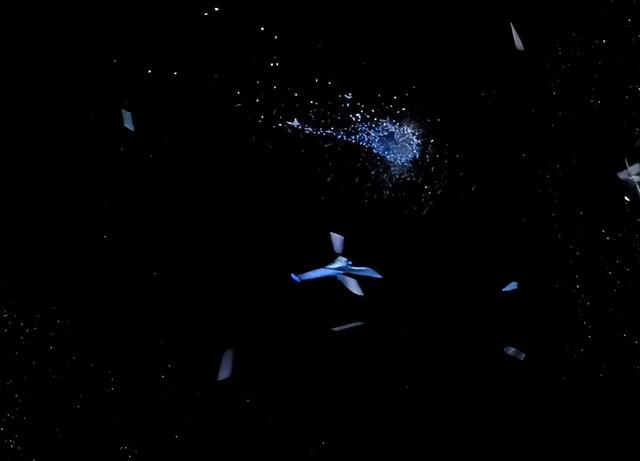 太空碎片威胁升级，神舟二十号飞船遭撞击，6名航天员能否长驻？