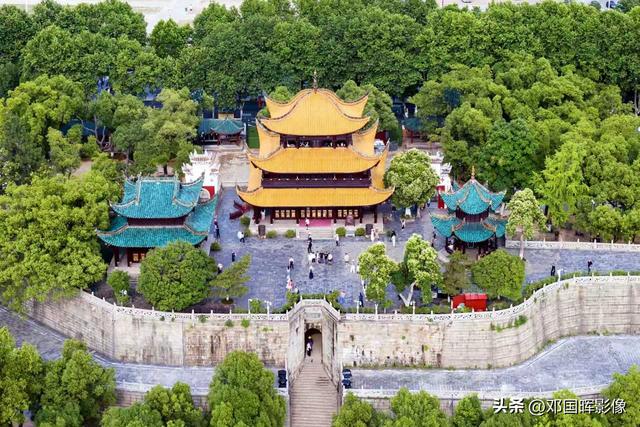 洞庭湖畔岳阳楼