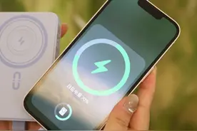 手机充电是充到 80%，还是 100%呢？一晚上不拔，对电池有坏处吗图片