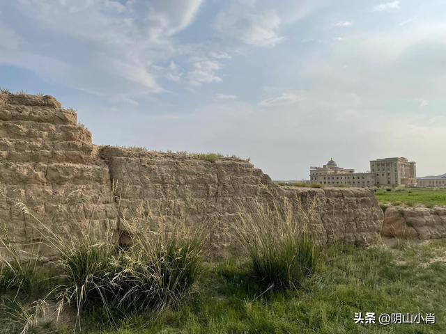 达茂旗达尔罕、百灵庙、乌克忽洞，固阳银号、忽鸡沟田野考察笔记