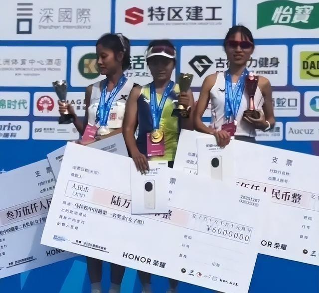 官媒发文，高调官宣“最快女护士”喜讯，网友：终于等到这一天