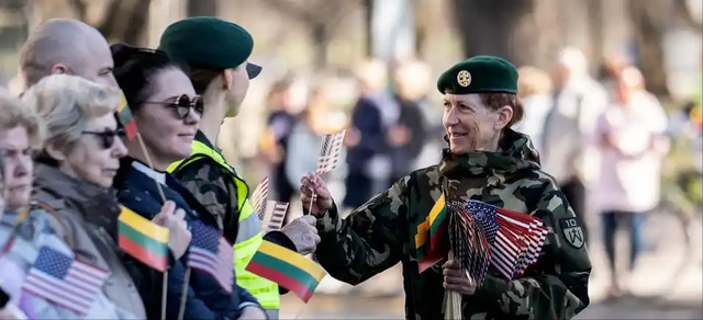 中东要变天？美军叙遇袭后亮剑	，战略收缩要变卦，背后算盘不简单