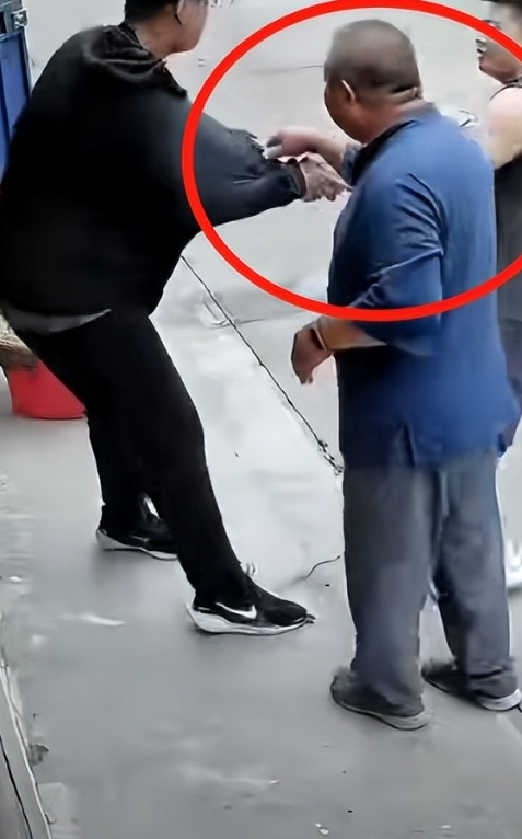 俩娃非亲生的前妻终表态！一句话彻底惹众怒，老底被揭，家丑再曝