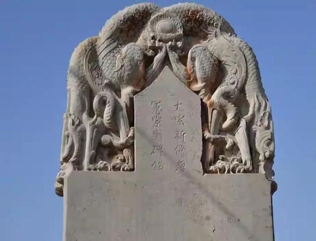 毛主席只用一句话，就点破武则天无字碑：原来我们猜了千年都错了